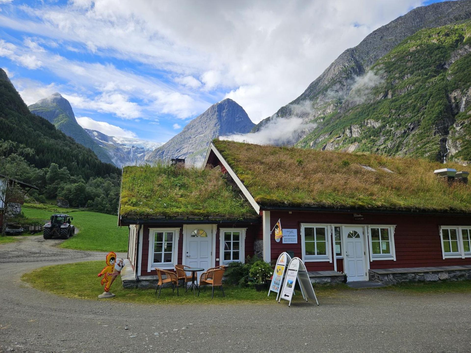 Trollbu Aabrekk Gard Villa Briksdalsbre Exterior photo